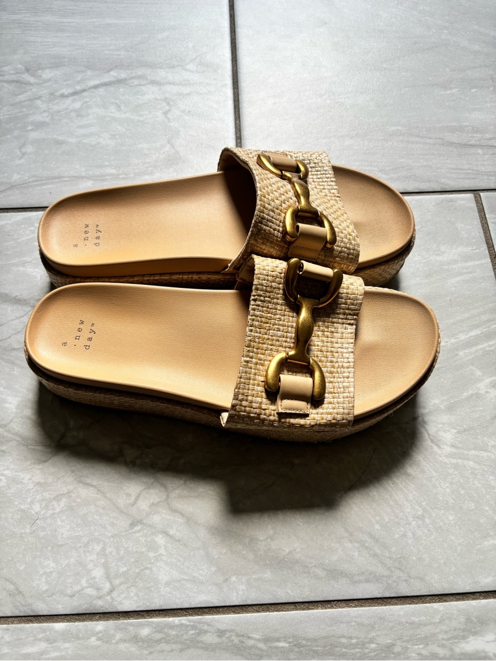 A New Day Agnes Platform Sandals 9 - Picture 2 of 6